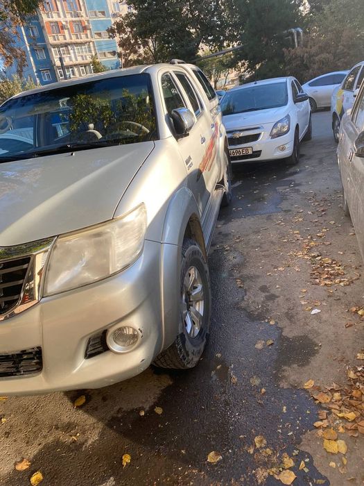 Продается автомобиль TOYOTA HiLIX. Без посредников.