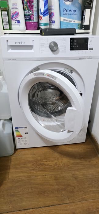 Vând masina de spalat Arctic