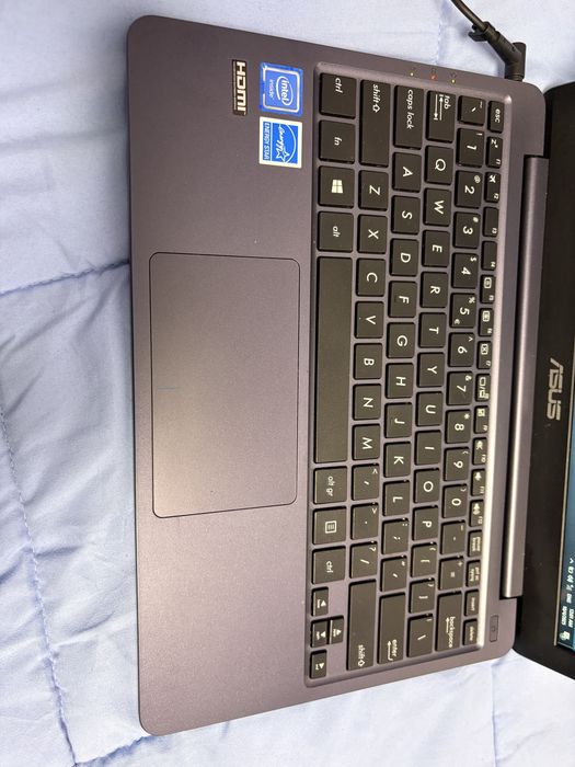 Laptop notebook ASUS E203N