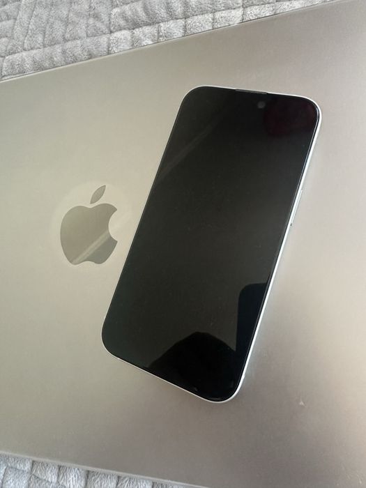 iPhone 15 на 128 гб в ИДЕАЛЕ