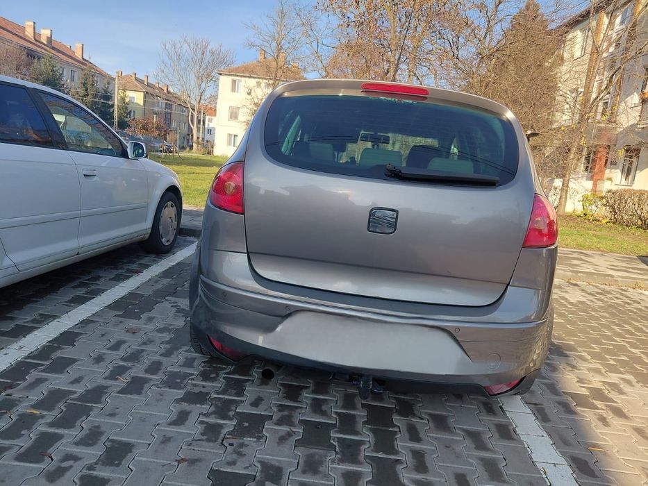 Vând    Seat      Altea