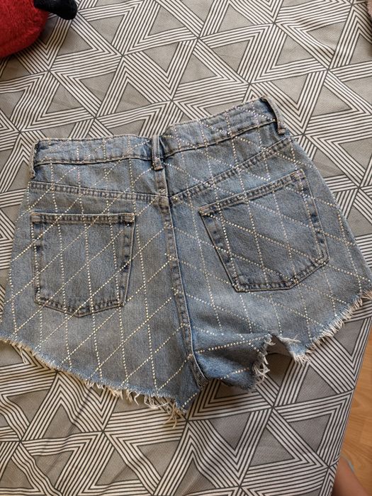 Къси гащи Zara с камъни