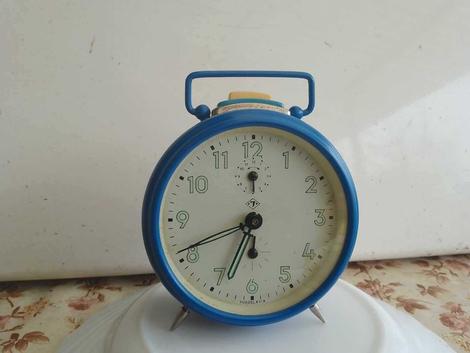 Ceas desteptator de masa-mecanic . JNSA - fosta YUGOSLAVIA .