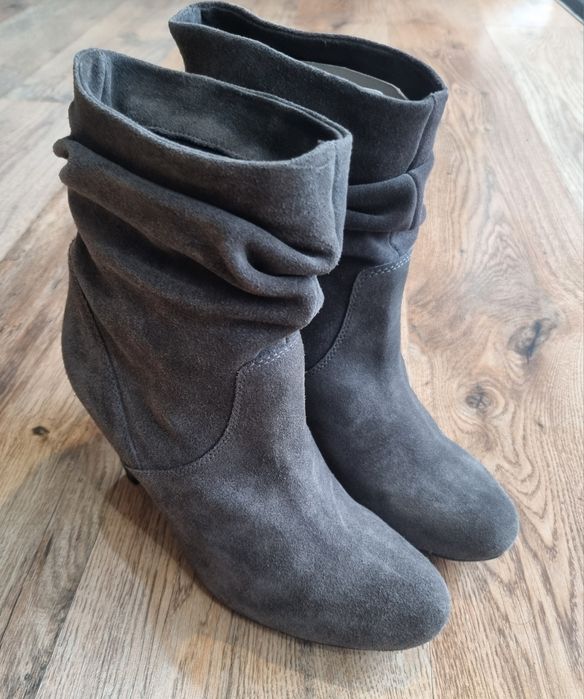 Superbe botine made în Italy noi piele întoarsă 39