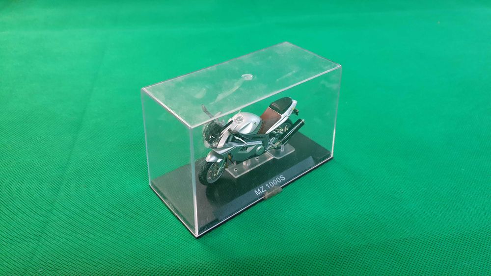 Motociclete scara 1/24 - LOT