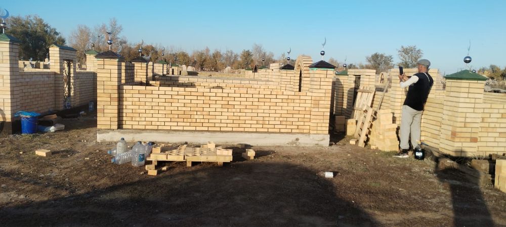 Выполняем работы каменщика