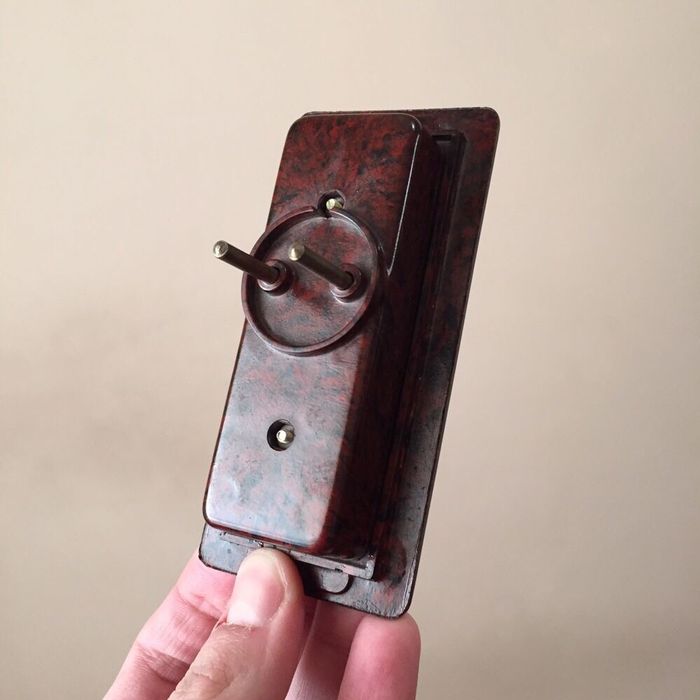 Тройник розетка темный