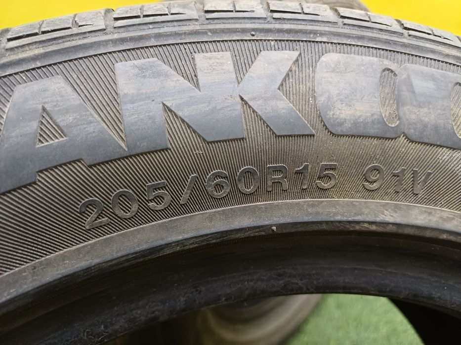 Шины 205/60 R15 Hankook пара.