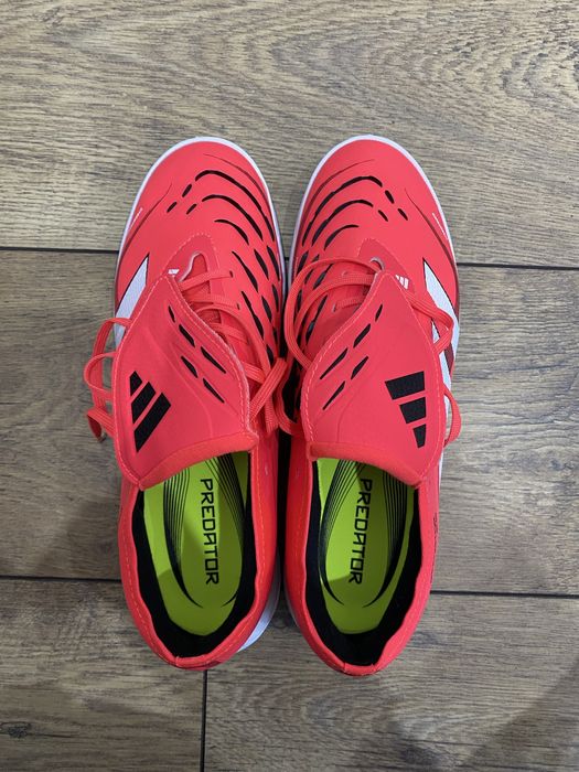 Продам сороконожки Adidas Predator