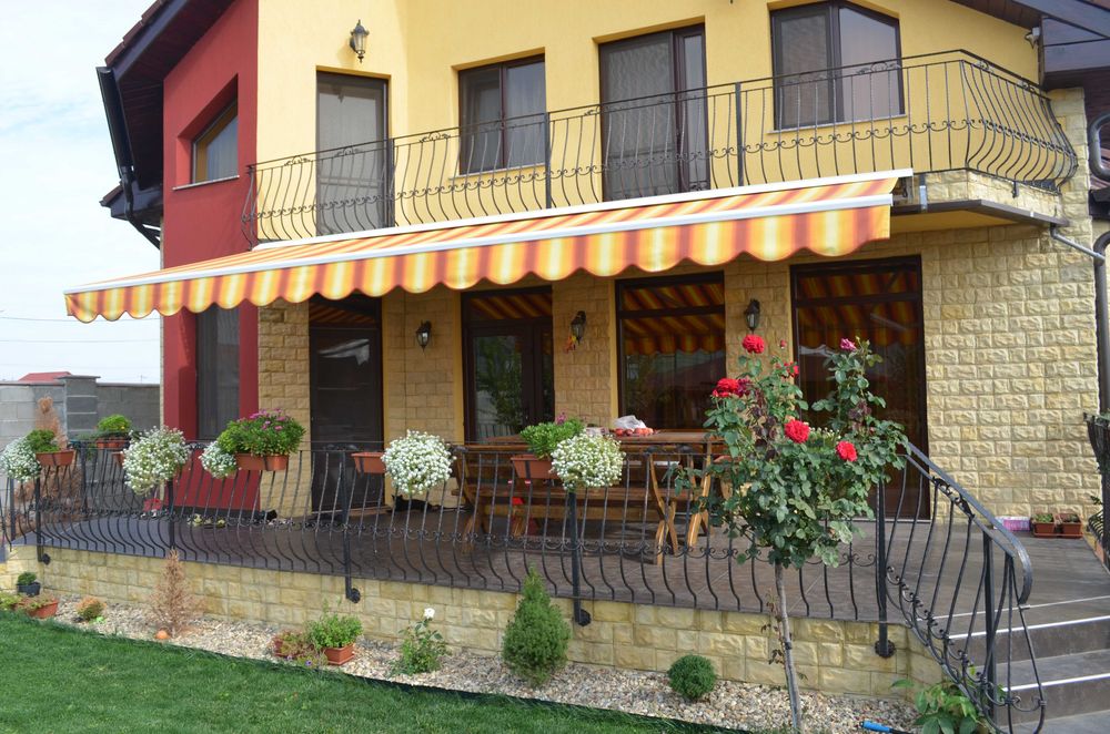 Pergole ,Parasolare cu Brat articulat Umbrire