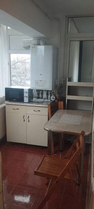 Proprietar, ofer spre închiriere, 2 camere, 62 mp, et 1/4, la Rond