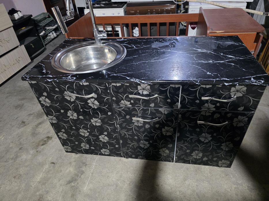 Продётся  Кухны  стол