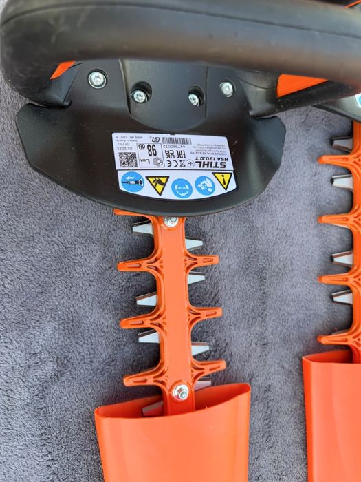 Stihl foarfeca de tuns gard viu pe acumulatori