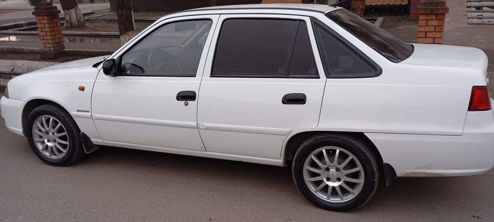 Автомашина Нексия