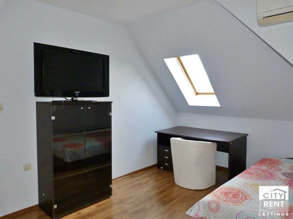 103558 Oбзаведен двустаен апартамент в центъра на В. Търново