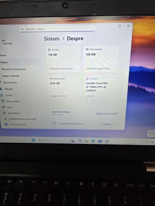 Laptop Lenovo 13, i3-7100, ram 8gb, ssd 128gb, bat 3 ore