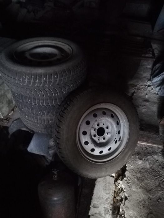 Продам зимние шыны