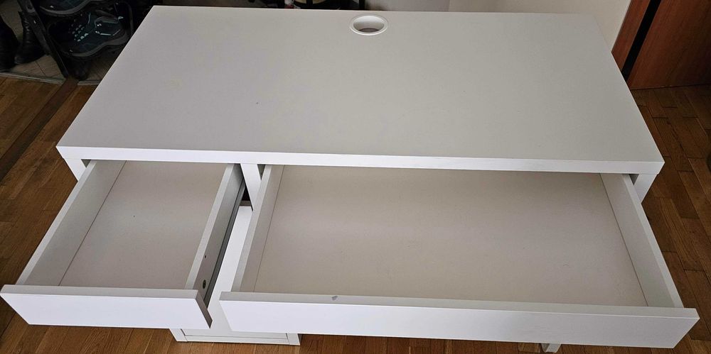 Компютърно бюро MICKE IKEA