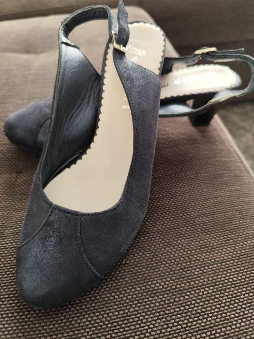 De vânzare pantofi de piele