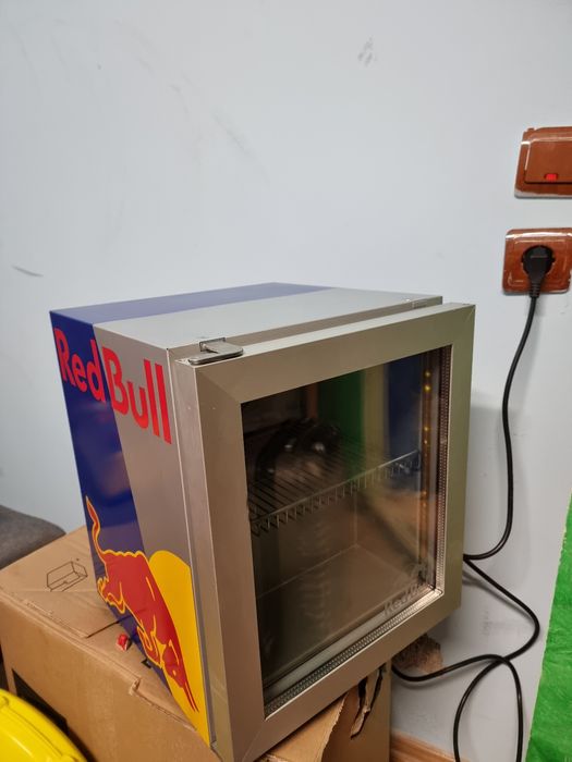 Mini- Frigiter Redbul