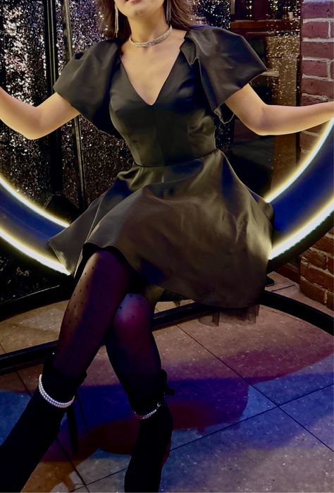 Атлосное вечернее платье