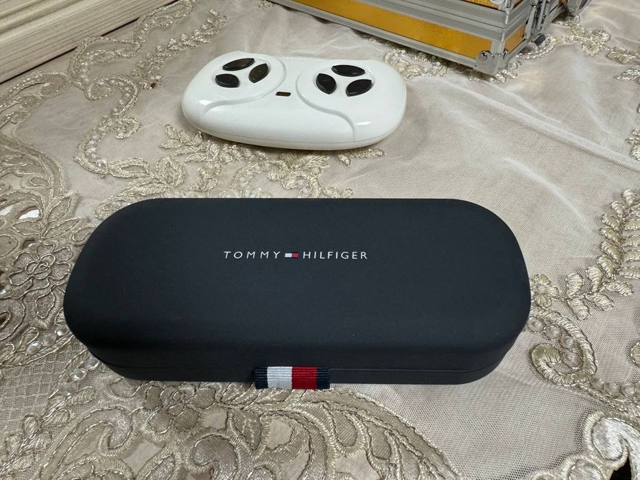 Очки Tommy Hilfiger оригинал
