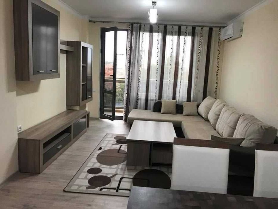 Дава се под наем Двустаен апартамент в Пловдив, Център - 58 кв.м за 323.85 € - Снимка #1