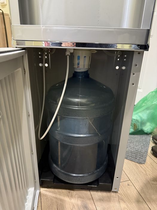 Диспенсер серый