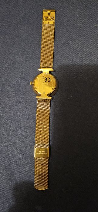 Дамски часовник Cluse Часовник Triomphe Mesh CW10403 Черен