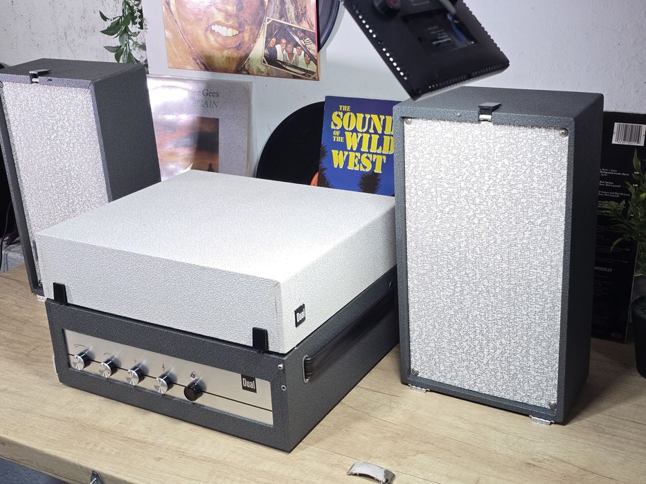 Pickup DUAL P-1011 v26, full automatic, cu amplificare pe lămpi,boxe