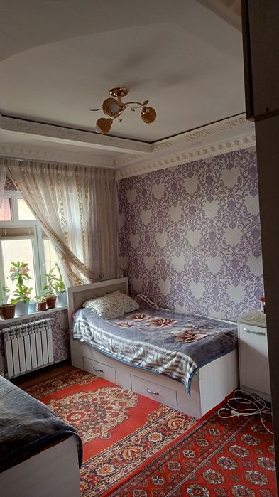 Уй сотилади 2хонали