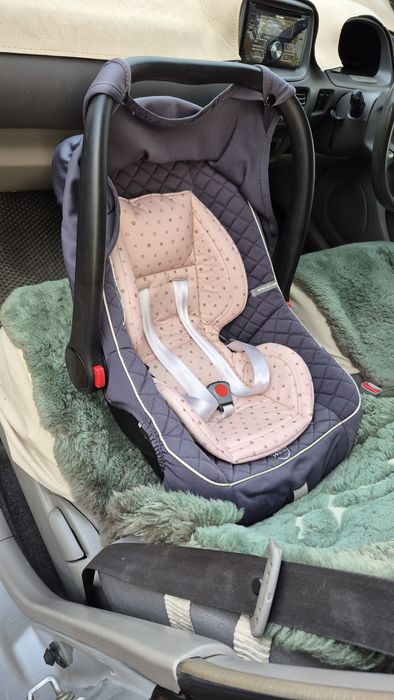 Продам автолюльку.