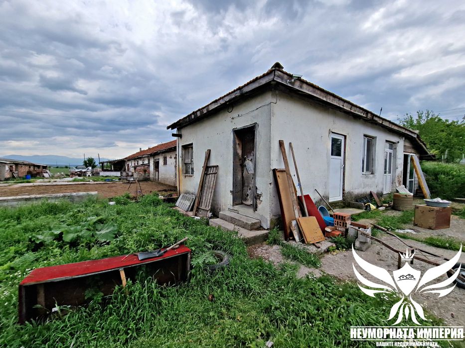 Продавам склад/селскостопански сгради 530РЗП в имот 3500кв с.Богданица