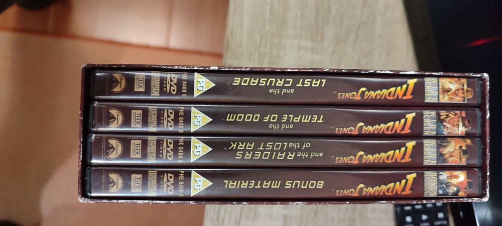 Филми на DVD и BLU RAY култови заглавия