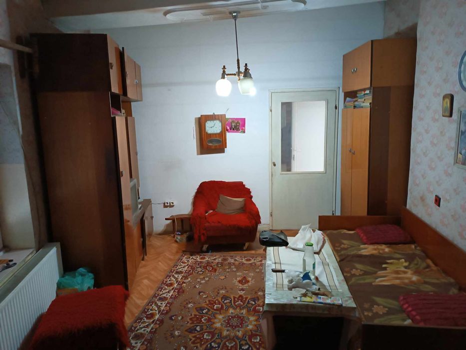 Къща на два етажа в с.Бяга