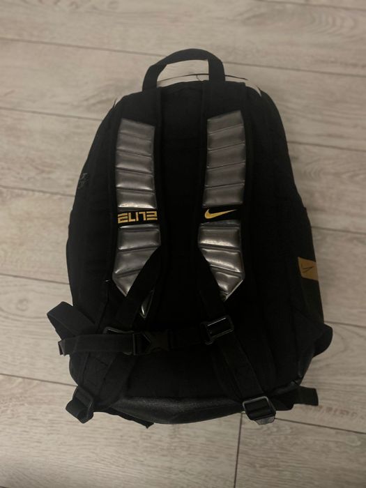 Продаю Nike elite