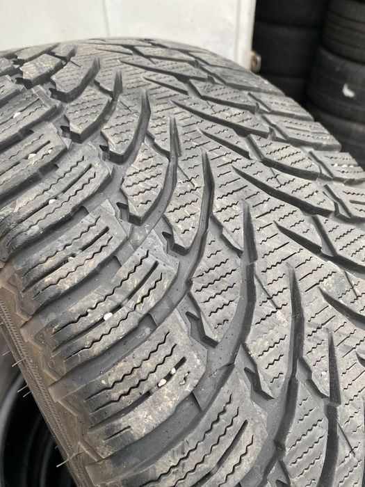 235/50/19 Nokian 4бр
