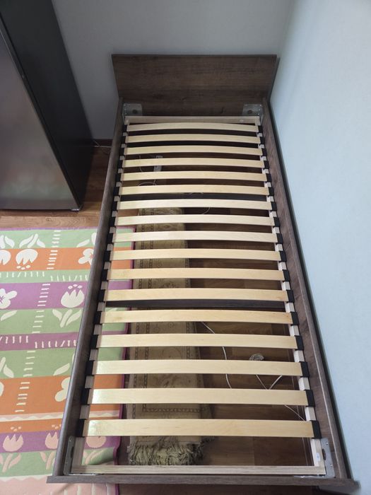 Кровать новая из дерева