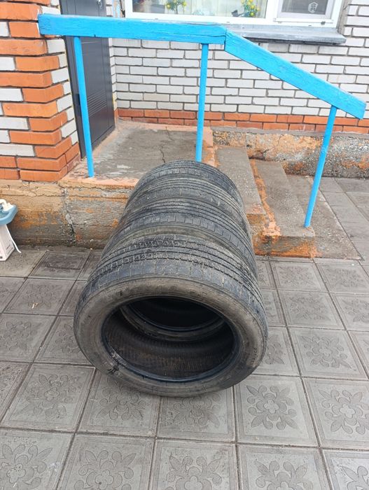 Продам летние шины 235/55/18