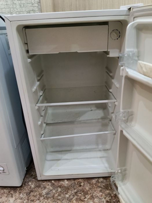 Продам морозильник и холодильник