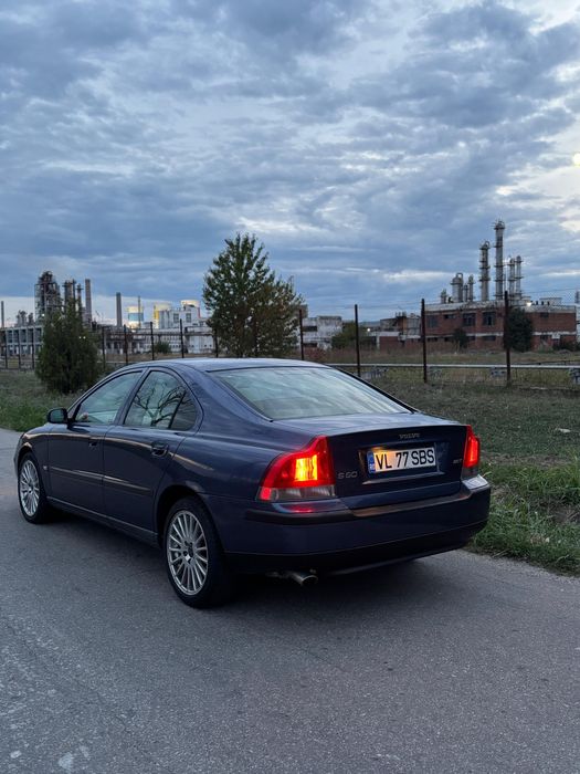 Volvo S60 2.0T 180CP