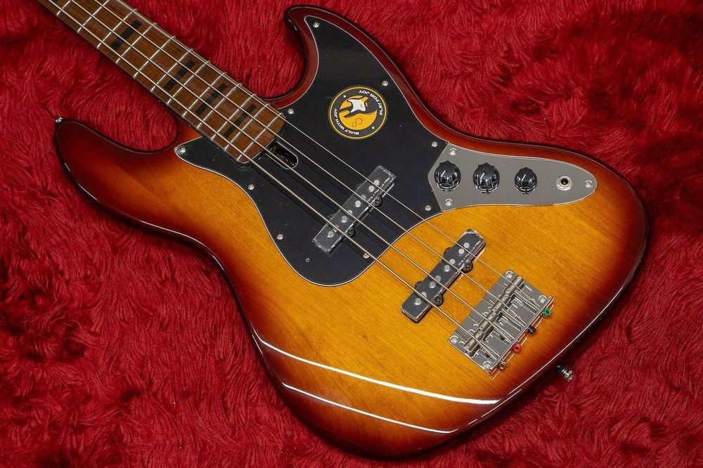 Бас гитара Marcus Miller V5 Alder-4