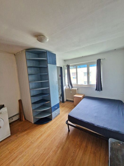 Camera camin Bularga cu baie proprie etaj 4
