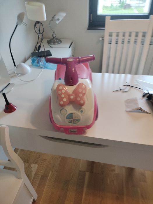 Vând jucărie mașină cumpărată de la noriel