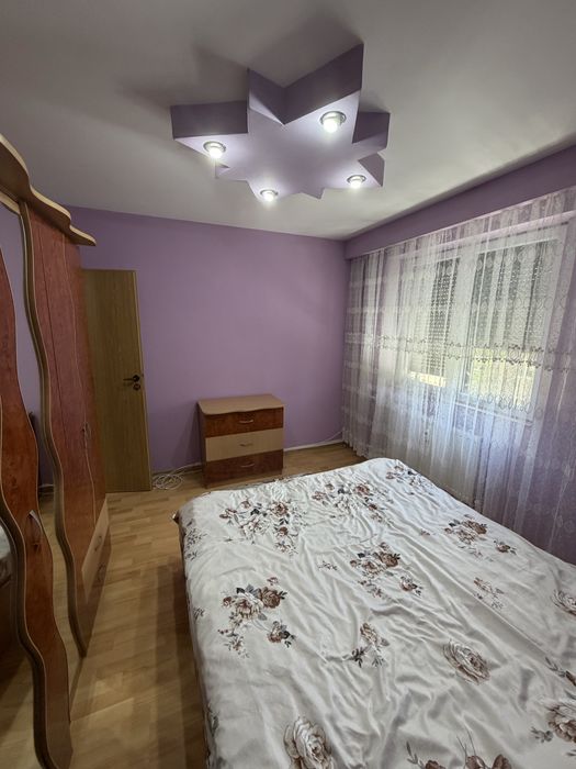 Inchiriez apartament 3 camere
