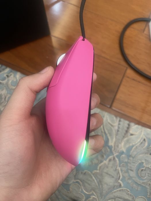 Очень легкая розовая мышка