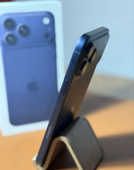  iPhone 17 PRO 256 GB • DEEP BLUE