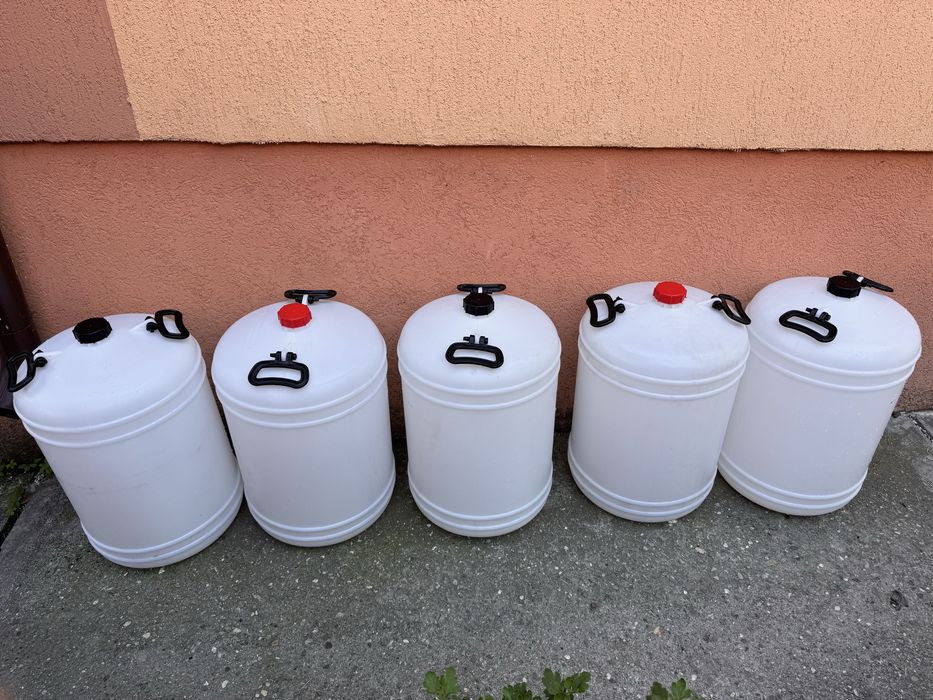 Butoi fibra de sticla 300 litri si bidoane plastic 60 litri