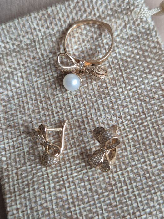 Златен    комплект , нов