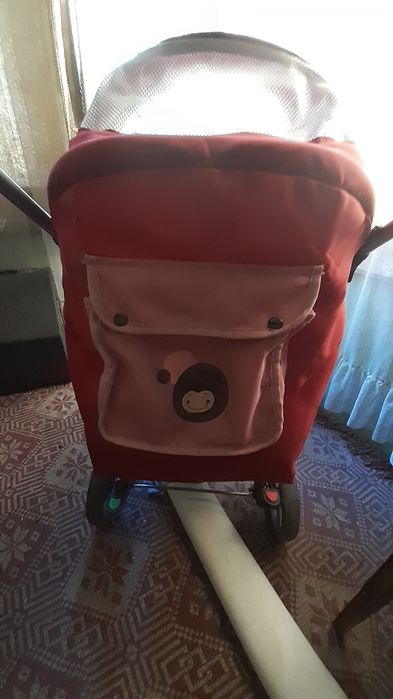 Продавам детска количка Флора